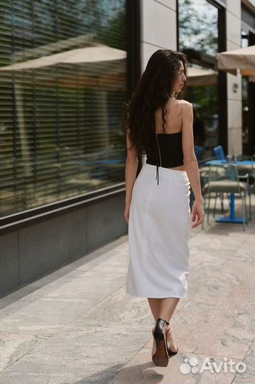 Юбка с узлом и разрезом