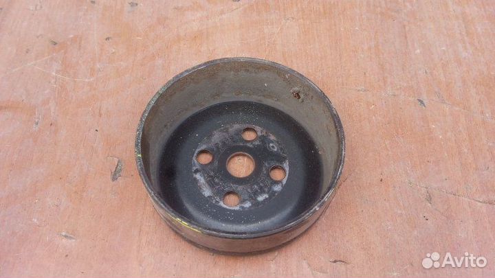 Шкив водяного насоса (помпы) Ford Focus