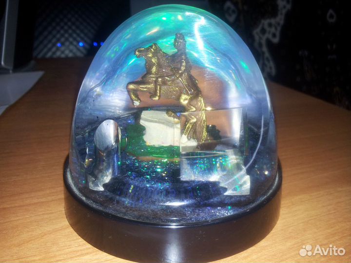 Снежный шар. Подставка под ручки (Санкт-Петербург)