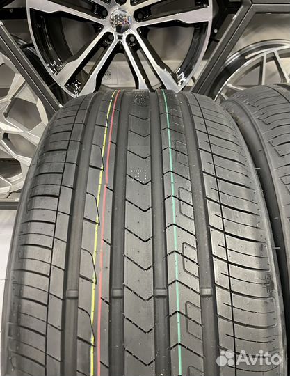 Zmax Zealion 265/35 R18 и 245/40 R18 97W