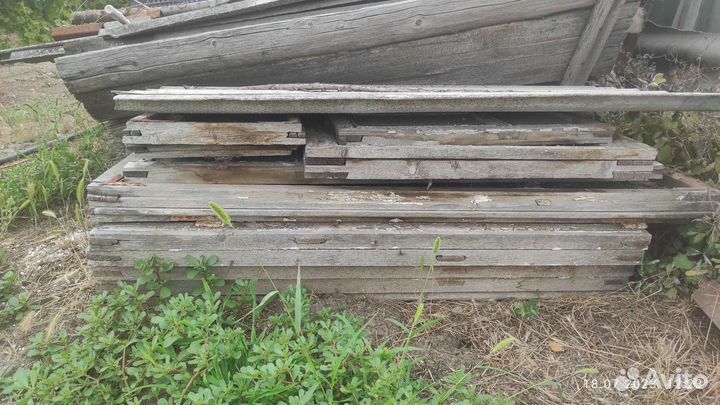 Старые оконные рамы
