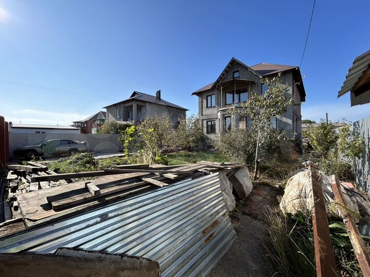 Дом 256 м² на участке 7,5 сот.