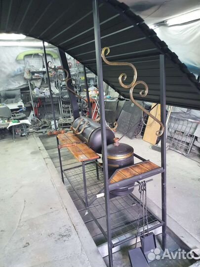 Мангал с крышей