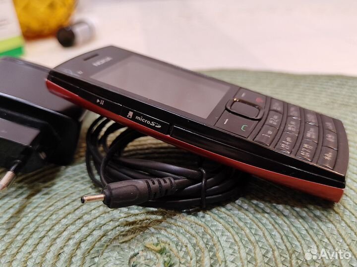 Телефон Nokia X 2-02