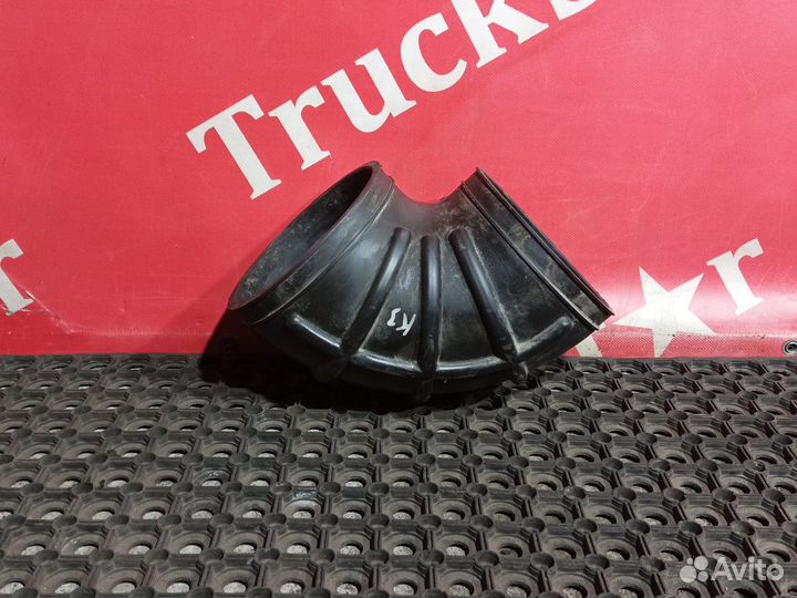 Патрубок воздушного фильтра 2017г