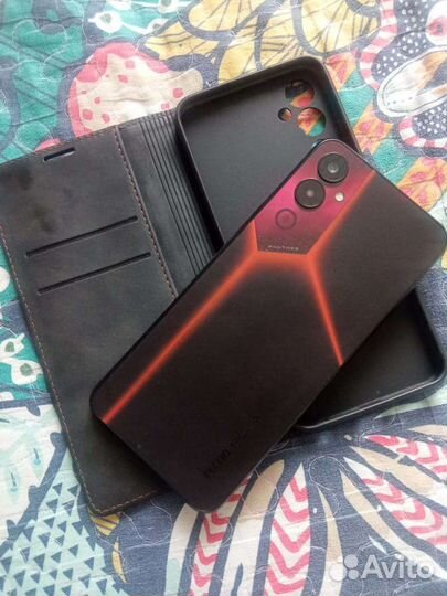 Телефон Tecno pova 4