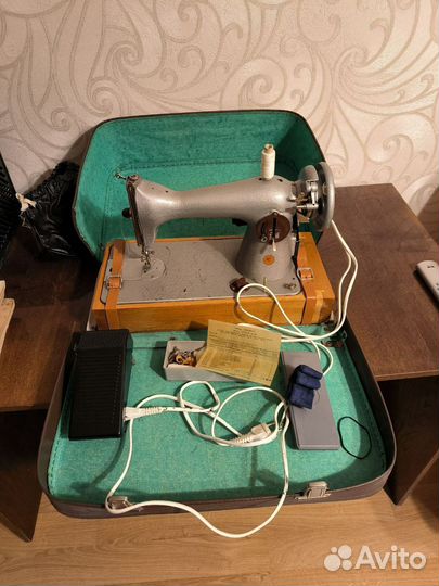 Швейная машина Подольск с электроприводом tur2