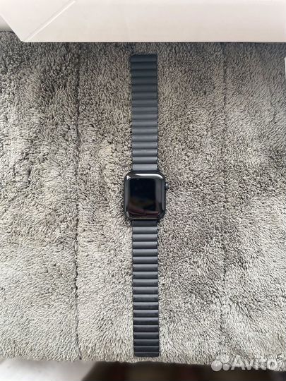 Apple Watch SE gen 2 2023
