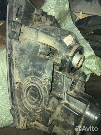 Фара правая Suzuki Grand Vitara