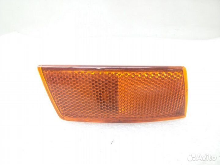 Повторитель поворота в бампер передний правый