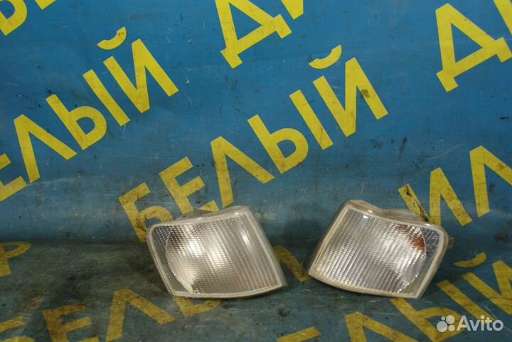 Передний поворотник Ford Escort