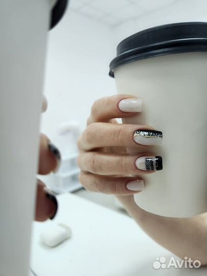 Маникюр и педикюр