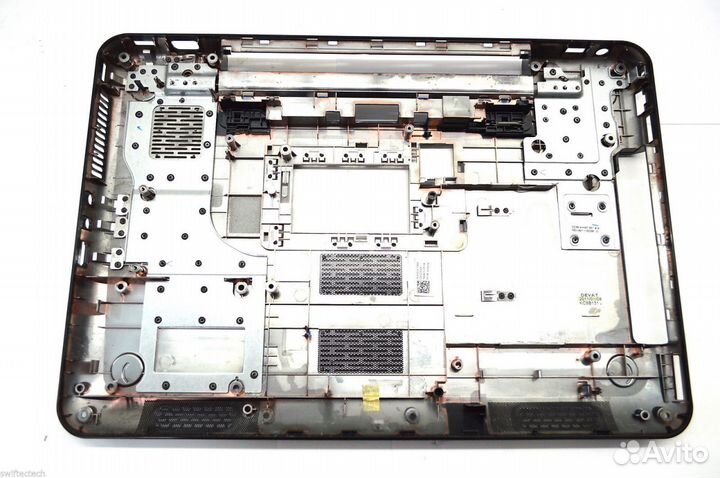 Нижняя часть корпуса Dell M5010 N5010