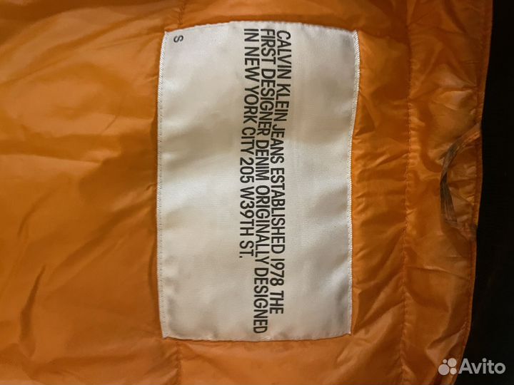 Бомбер calvin klein с принтом