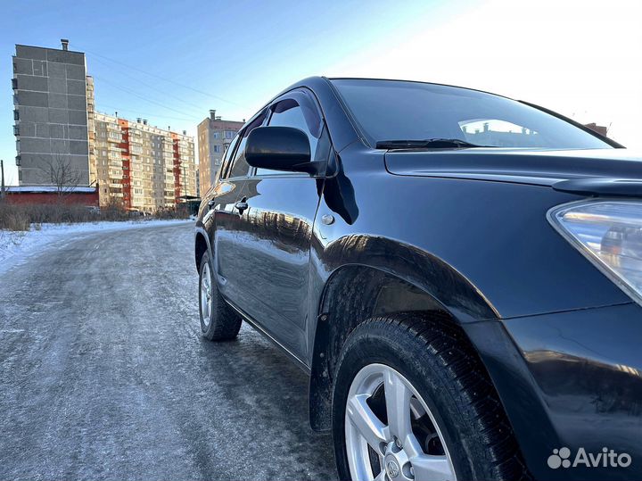 Toyota RAV4 2.0 AT, 2008, 210 000 км