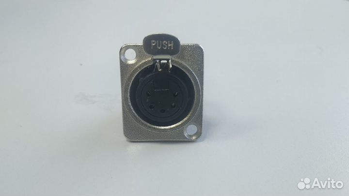 XLR