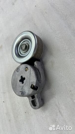 Натяжитель ремня Toyota Camry V70/V75 2arfe 2500CC