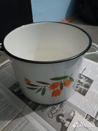 Кастрюли эмалированные продам
