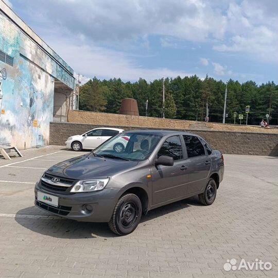 LADA Granta 1.6 МТ, 2013, 196 000 км