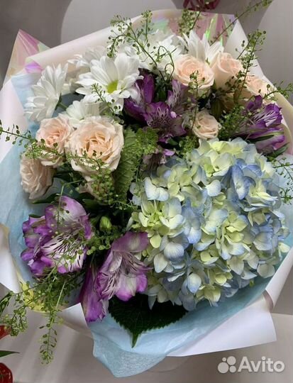 Букеты с гортензиями с круглосуточной доставкой