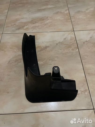 Брызговик передний левый Bmw 7 F 01