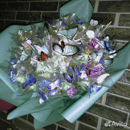 Продаю букеты бабочек разноных цветов и размеров