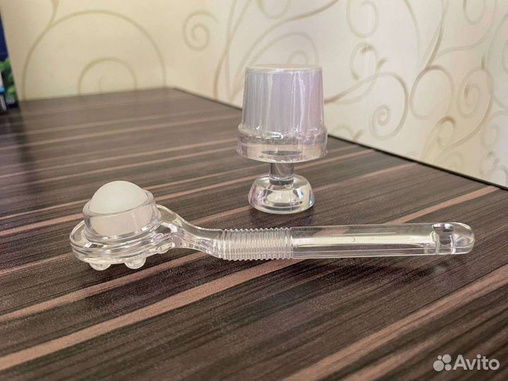 Массажер и щётка для лица Oriflame