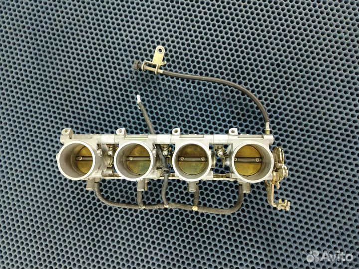 Suzuki GSX-R750 R731 дроссель