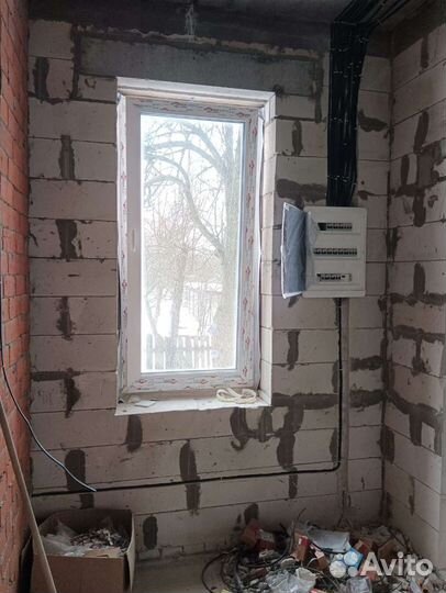 Бригада электриков выполнит быстро и качественно