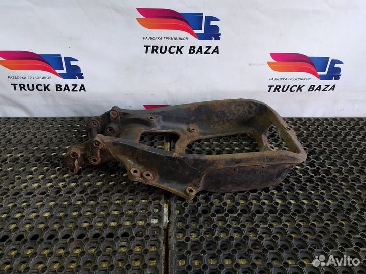 81436400248 Кронштейн переднего амортизатора