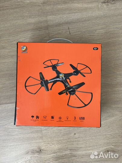Игрушка квадрокоптер новая