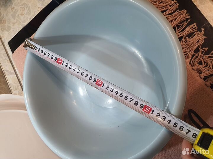 Тазик (миска) пластиковый с крышкой