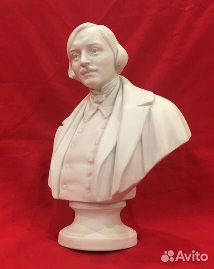 Статуэтка, Бюст гоголь Н,В, Фарфор, бисквит. СССР