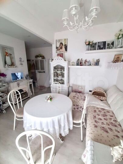 2-к. квартира, 48 м², 3/3 эт.