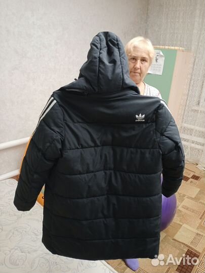 Куртка зимняя на мальчика, спортивные тапочки