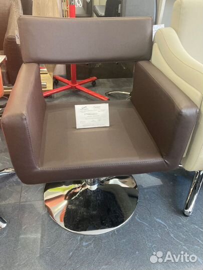 Парикмахерское кресло