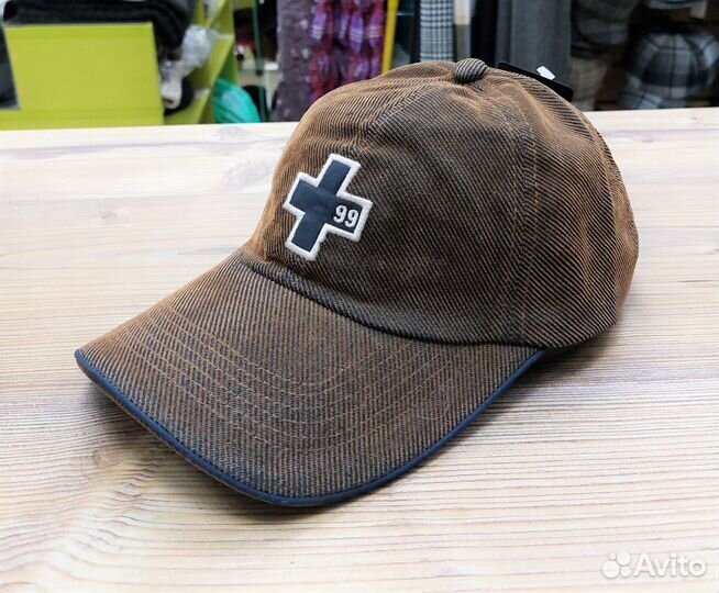 Бейсболка с крестом