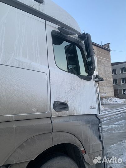 Съемная жесткая тонировка на тягач MB Actros Kamaz