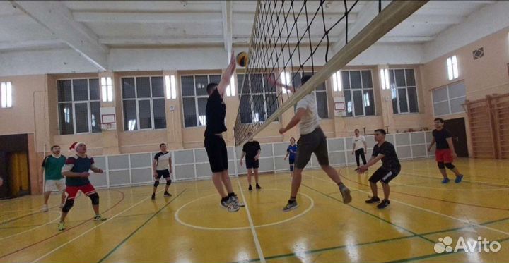 Играем в волейбол