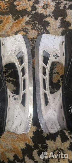 Хоккейные коньки