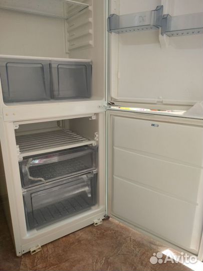 Холодильник бу vestel