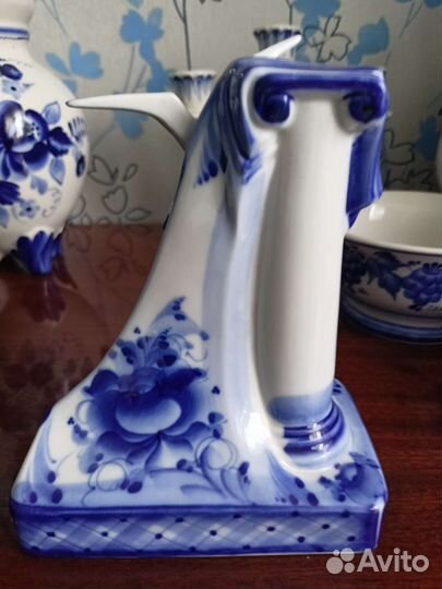 Изделия фарфоровые г.Гжель