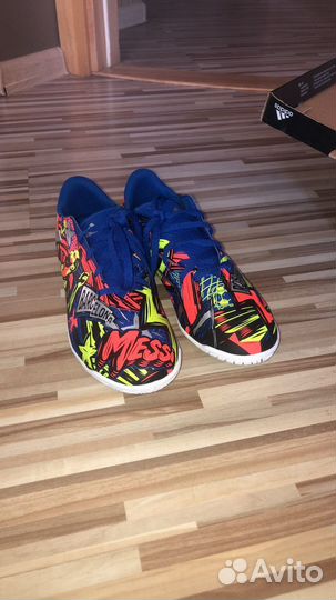 Футбольные бутсы adidas