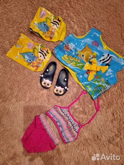 Пляжный набор. Купальник. Сланцы. Нарукавники