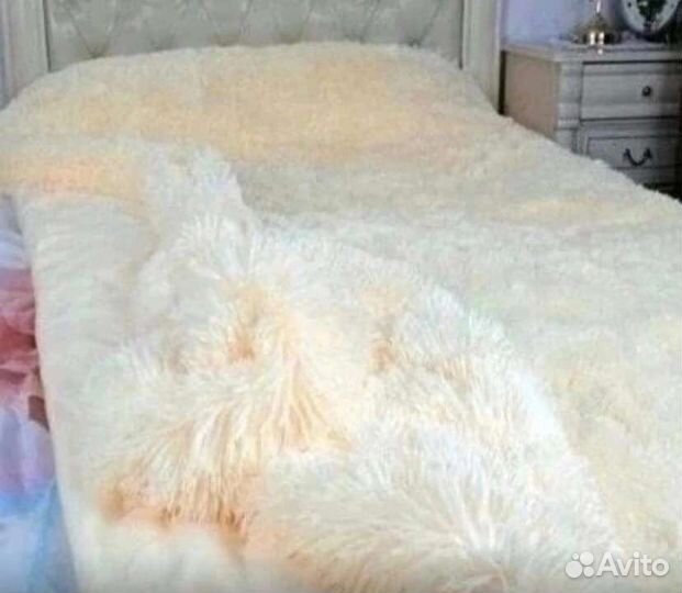 Пледы пушистые новые