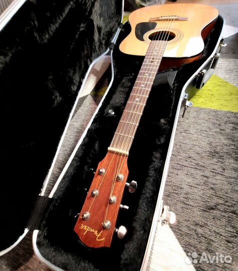 Кейс жесткий для акустической гитары / Кофр