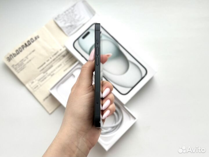 iPhone 15, 256 ГБ