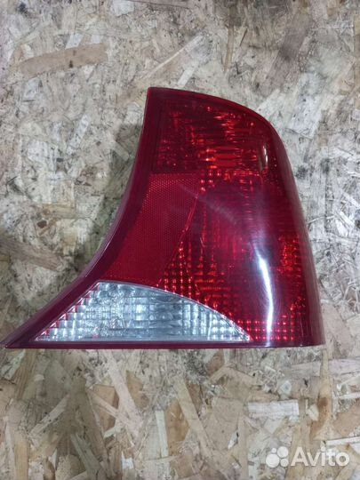 Фонарь задний левый, правый ford focus 1