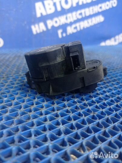 Моторчик заслонок отопителя Bmw E46 седан M52B25