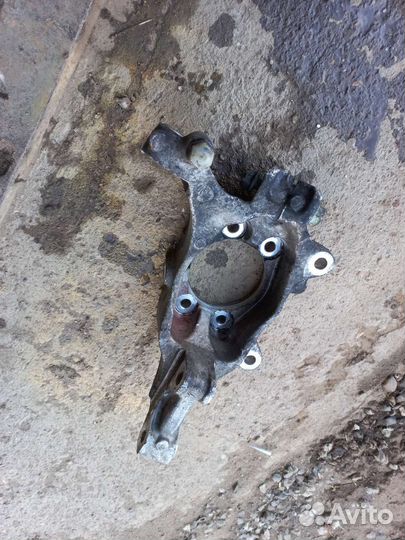 Поворотный кулак